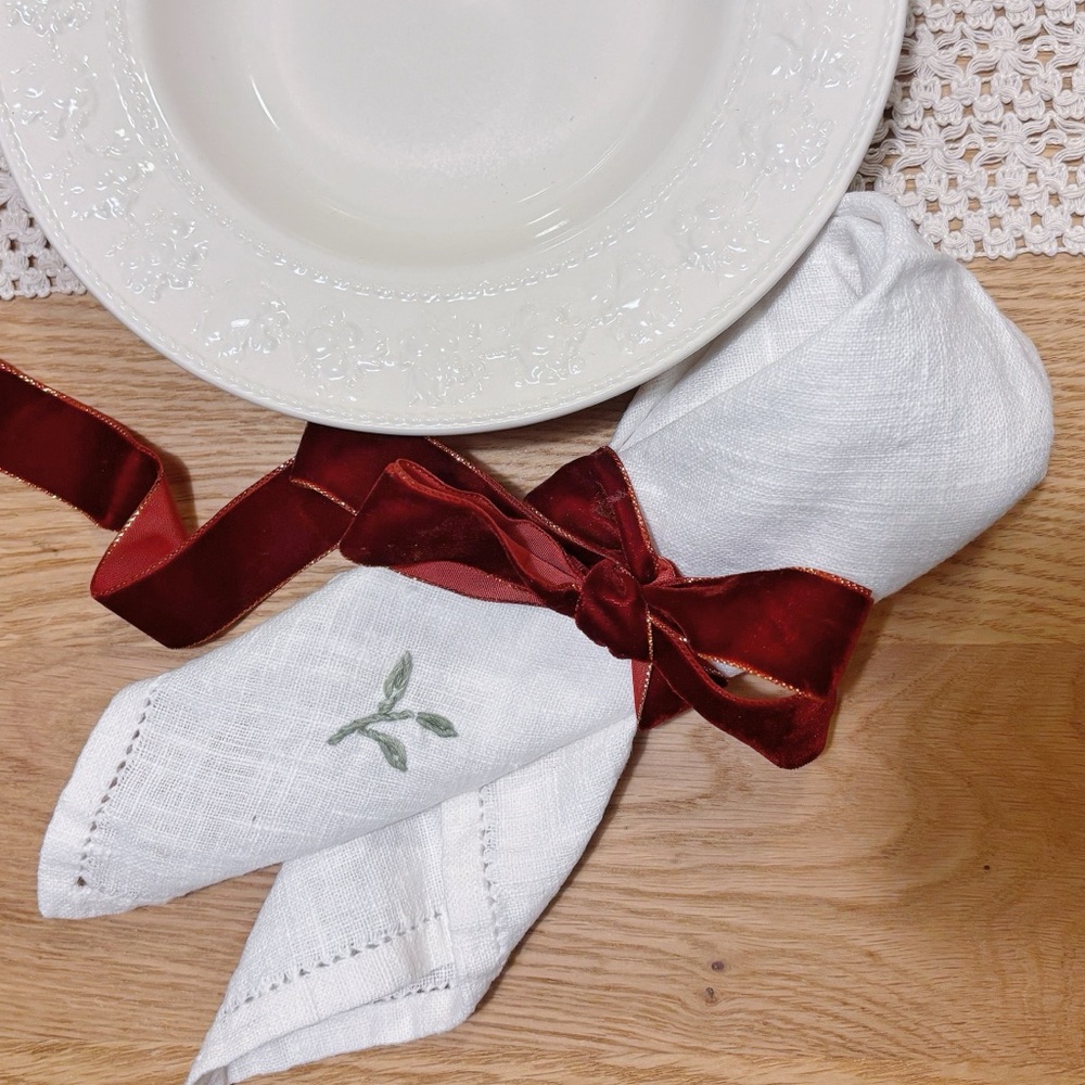Gifts for Anyone 🎁 ✨April Cornell- Embroidered Square Table Linen
